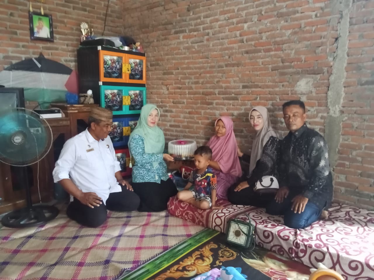 Penyerahan asupan makanan ibu bersalin